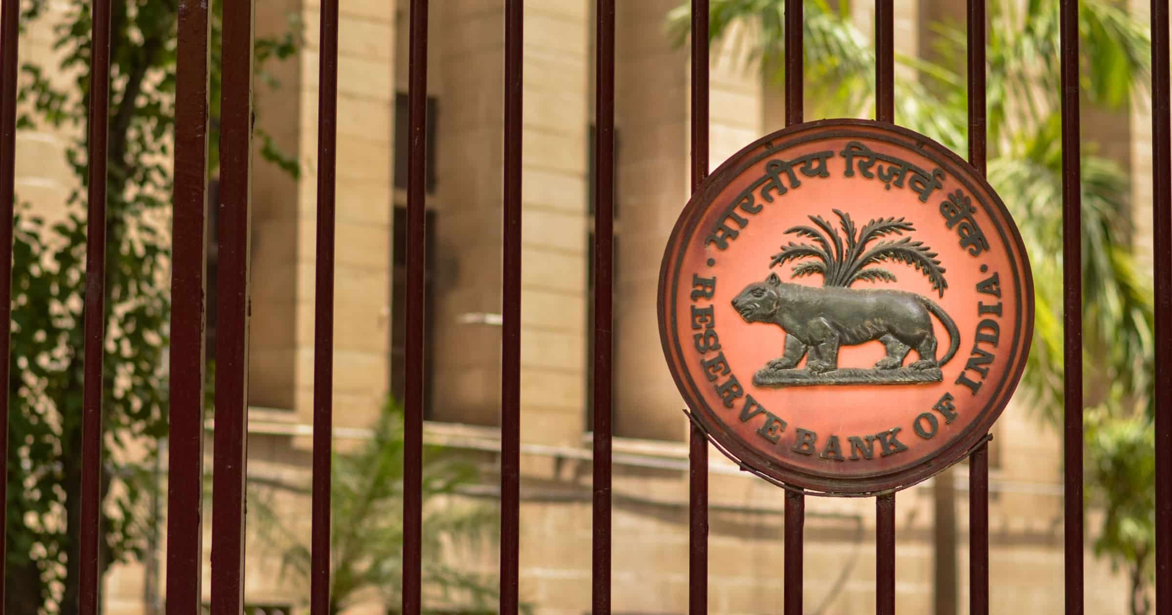 Indiens centralbank testar digital rupie med privatpersoner.